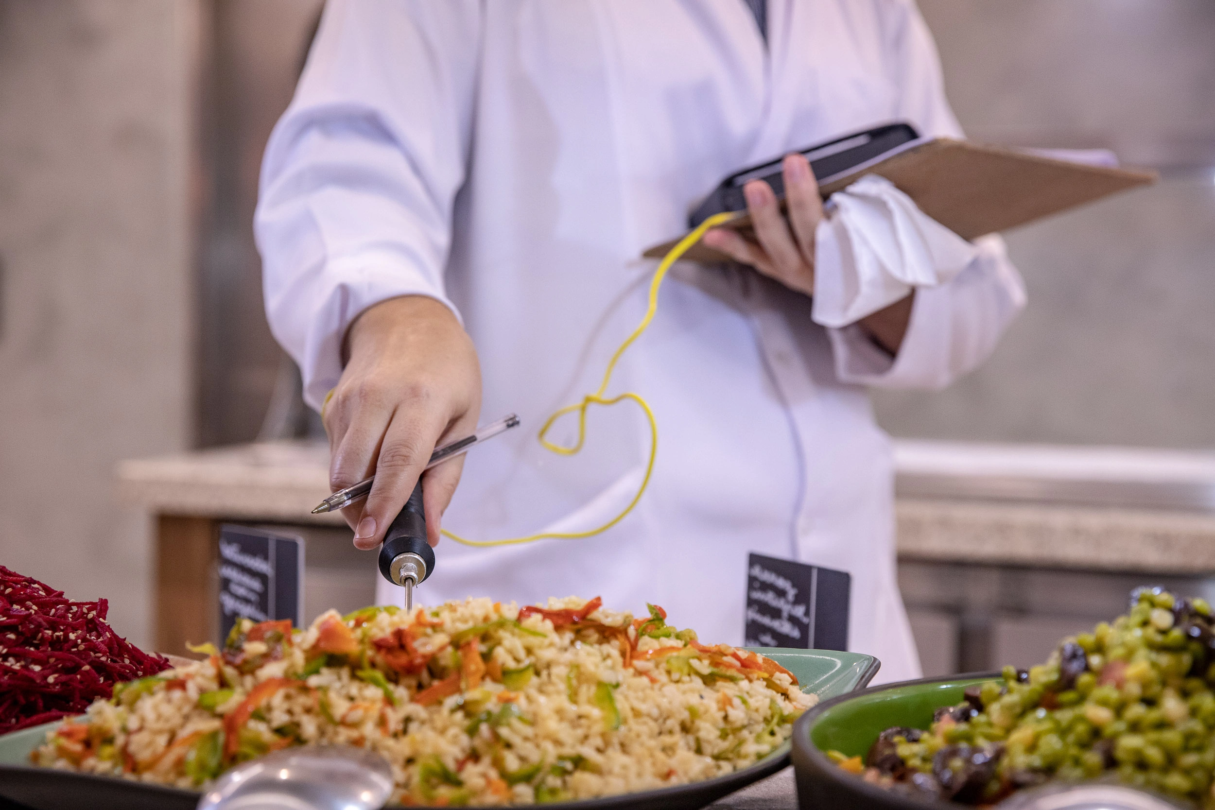 Lc-restaurante-GRSA-Marfood-nutricar-solucoes-flexiveis-de-alimentacao-para-industria-e-escritorio-alimentacao-corporativa-saudavel-e-sustentavel alimentação corporativa sustentável restaurante empresarial saudável refeições balanceadas para empresas consultoria em alimentação hospitalar soluções em alimentação para indústrias gastronomia institucional personalizada alimentação em plataformas offshore LC Essência comida de verdade ISO 14001 alimentação segunda sem carne empresa alimentação saudável no ambiente de trabalho
